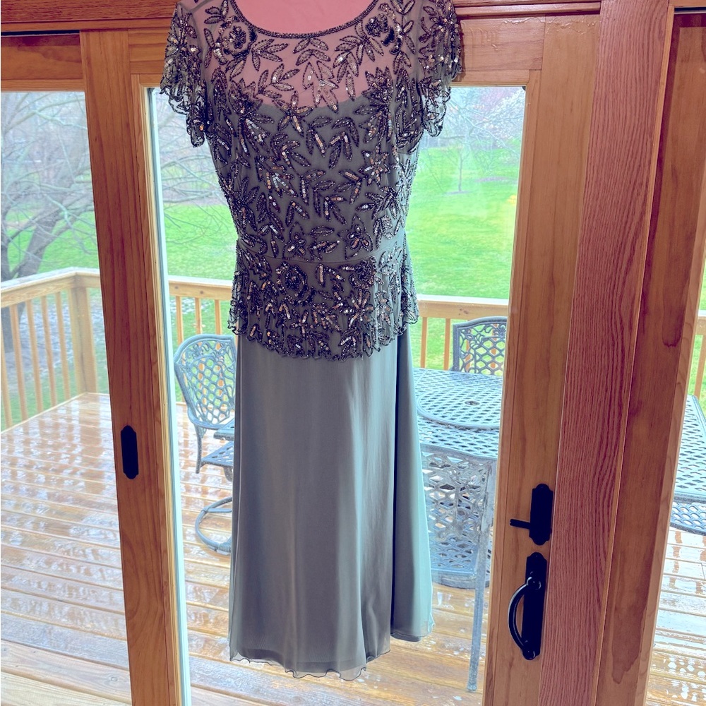 Pisarro Nights. Sage green, size 6P